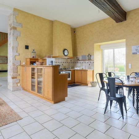 Tour Des Alleux - Maison De Maitre Pour 6 Taden Exterior photo